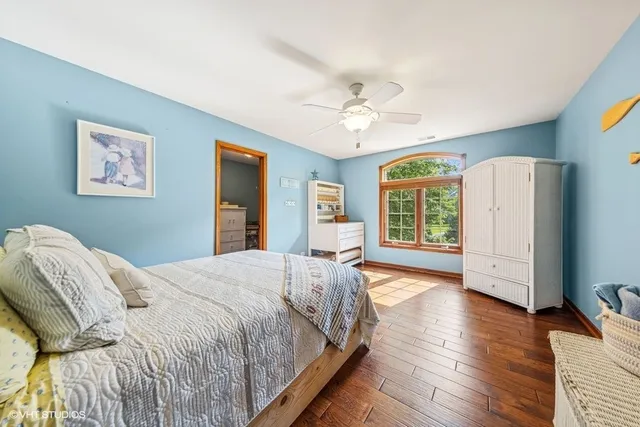 $975,000 | 9032 Wolf Road, Willow Springs, IL 60527