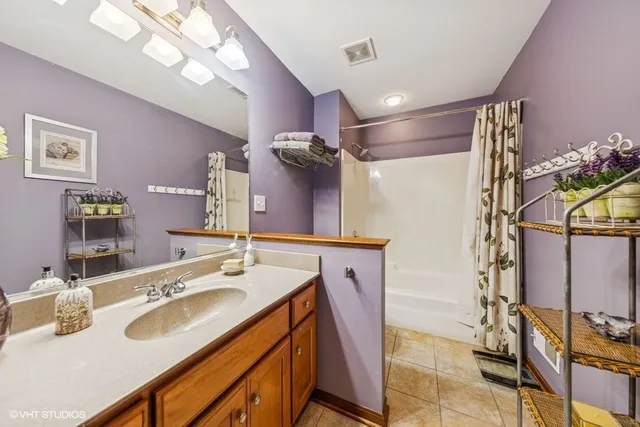 $975,000 | 9032 Wolf Road, Willow Springs, IL 60527