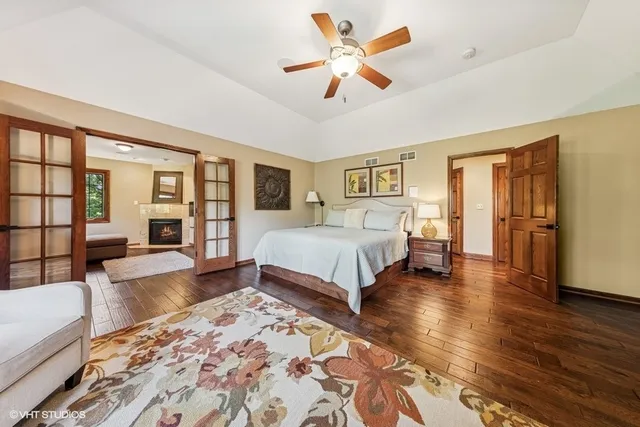 $975,000 | 9032 Wolf Road, Willow Springs, IL 60527