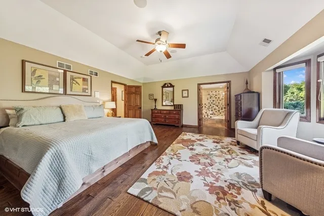 $975,000 | 9032 Wolf Road, Willow Springs, IL 60527