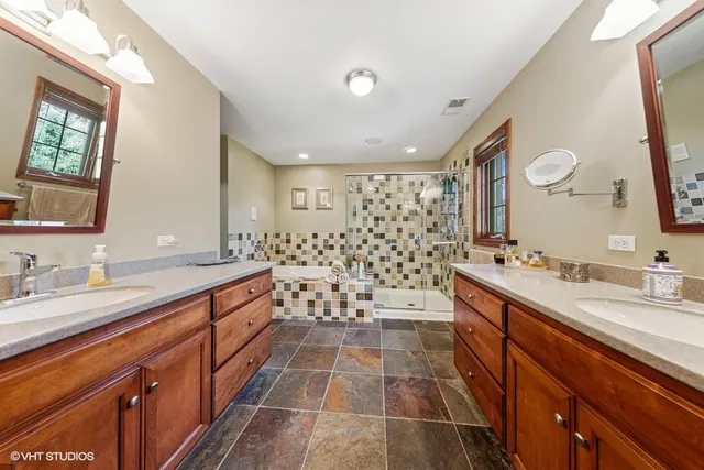 $975,000 | 9032 Wolf Road, Willow Springs, IL 60527