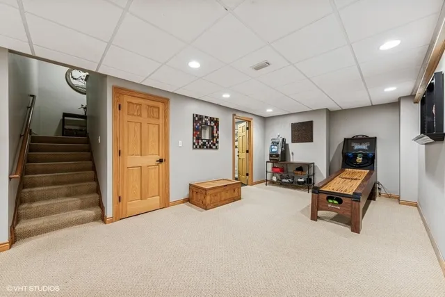 $975,000 | 9032 Wolf Road, Willow Springs, IL 60527