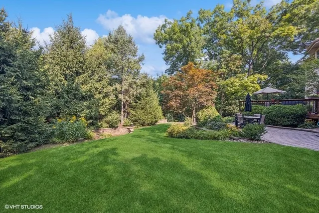 $975,000 | 9032 Wolf Road, Willow Springs, IL 60527