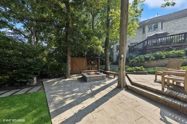 $975,000 | 9032 Wolf Road, Willow Springs, IL 60527