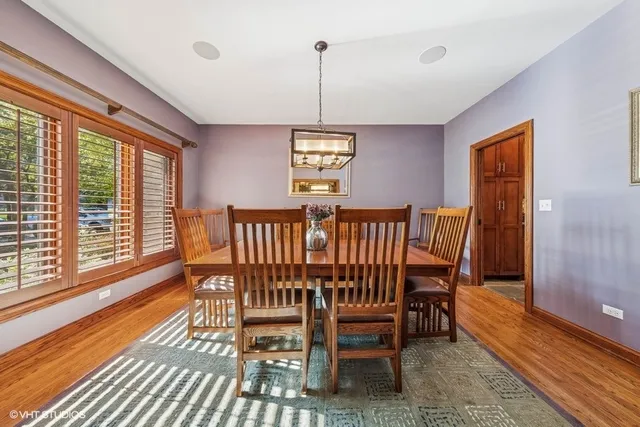 $975,000 | 9032 Wolf Road, Willow Springs, IL 60527