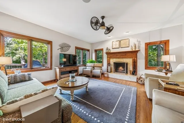 $975,000 | 9032 Wolf Road, Willow Springs, IL 60527