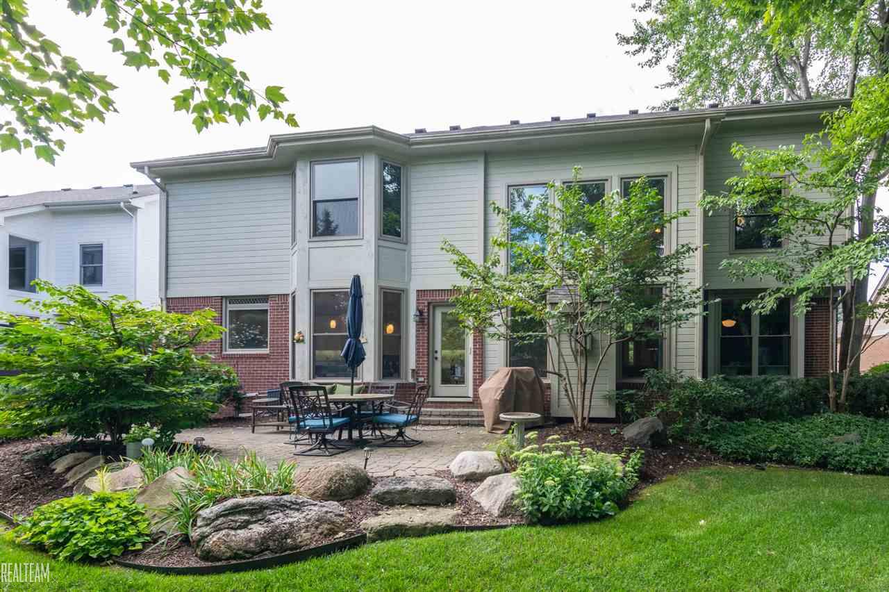1052 Chesapeake Rochester, MI 48307 - Photo 51 of 54 31358980-52.JPG
