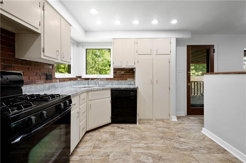 3229 Arapahoe Road Pittsburgh, PA 15241 - Photo 12 of 32