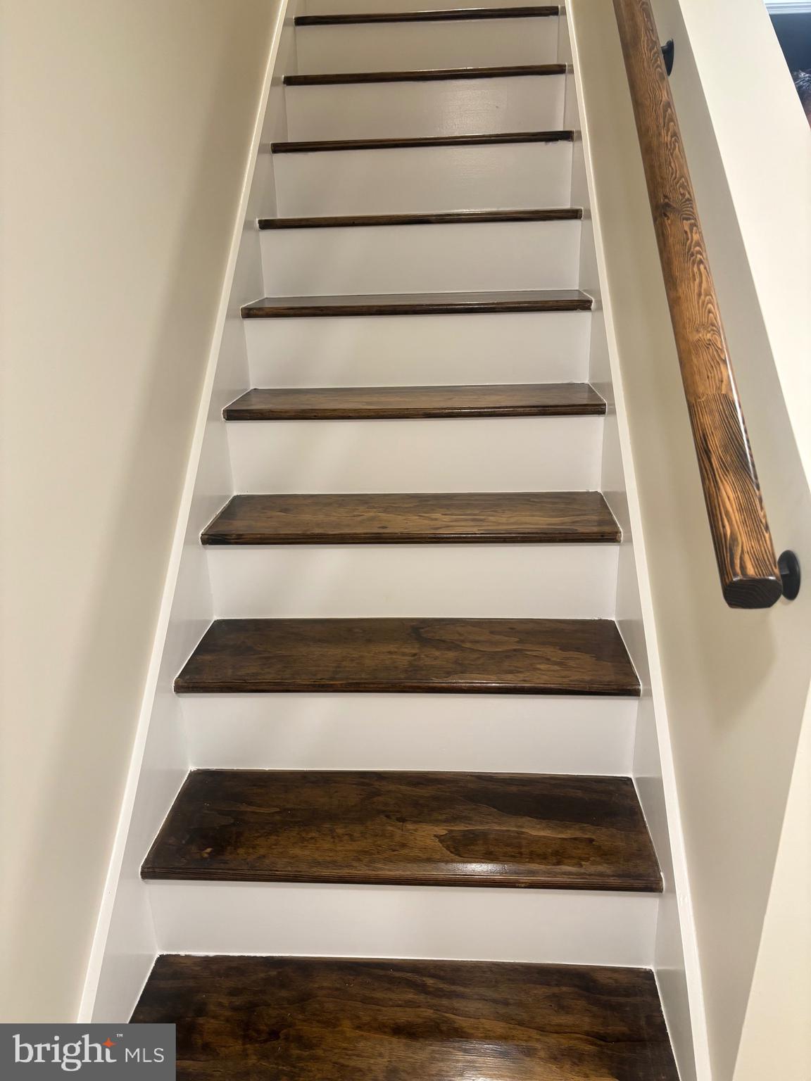 3828 10th Street Baltimore, MD 21225 - Photo 11 of 27 a view of entryway