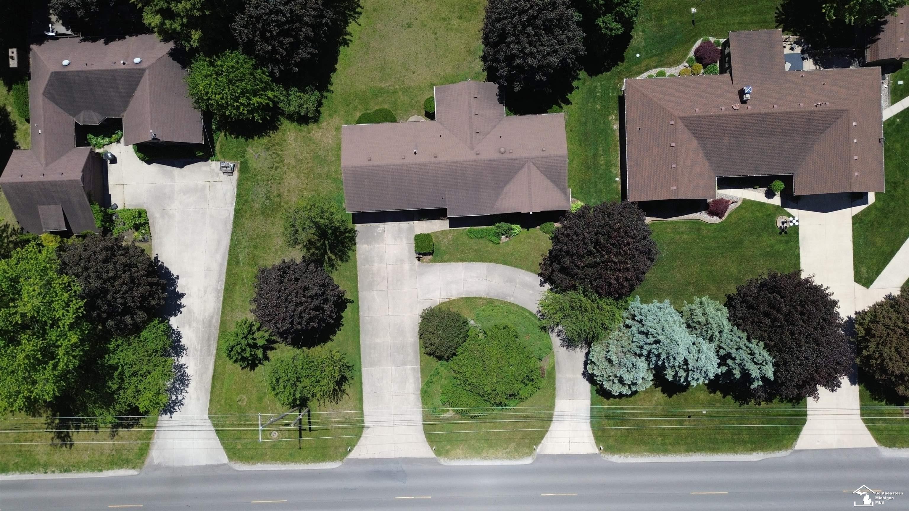 1303 West Erie Road Temperance, MI 48182 - Photo 8 of 30