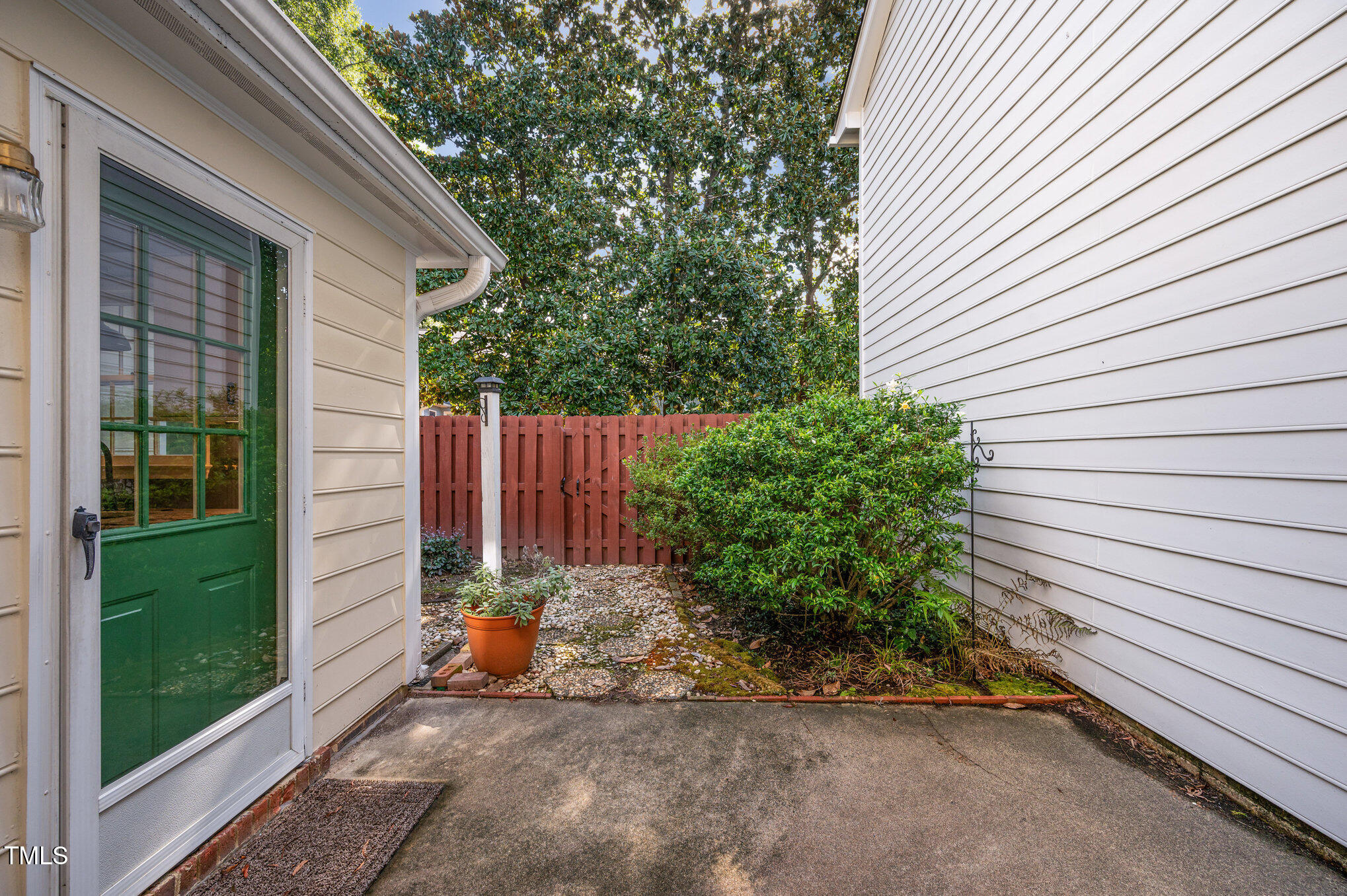 6922 Saxby Court Raleigh, NC 27613 - Photo 23 of 26 022_file_312