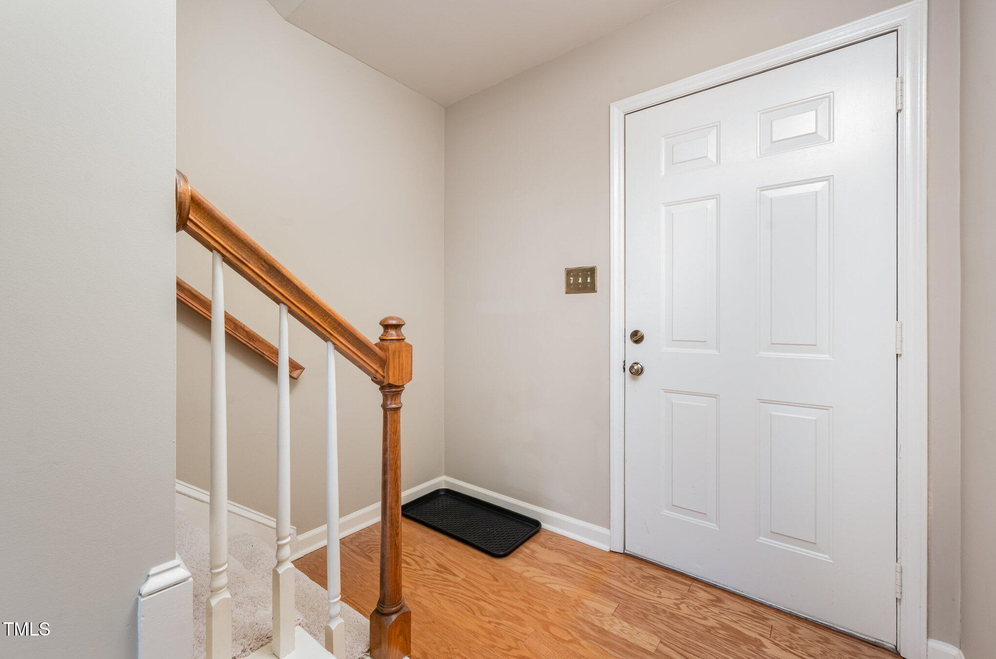 6922 Saxby Court Raleigh, NC 27613 - Photo 6 of 26 005_file_549