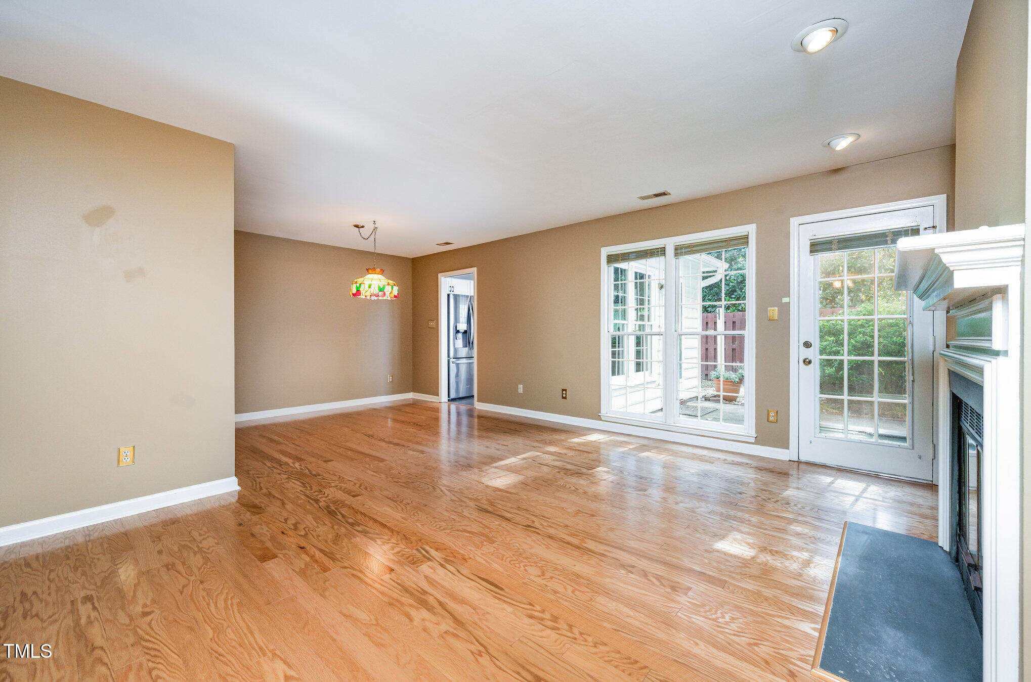6922 Saxby Court Raleigh, NC 27613 - Photo 7 of 26 006_file_557