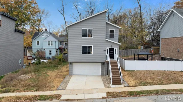 $464,900 | 1623 Forest Avenue, St. Louis, MO 63139