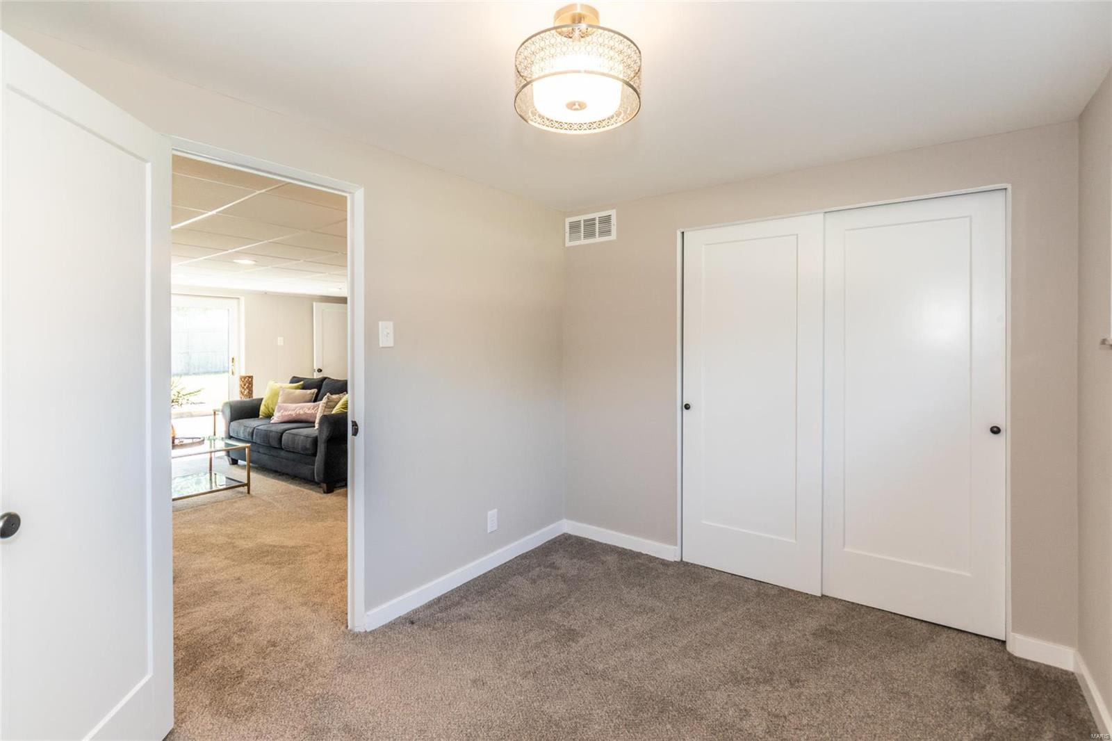 848 Charlesgate Drive St. Louis, MO 63132 - Photo 33 of 53