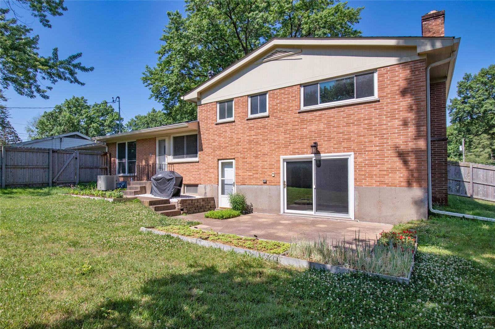 848 Charlesgate Drive St. Louis, MO 63132 - Photo 48 of 53