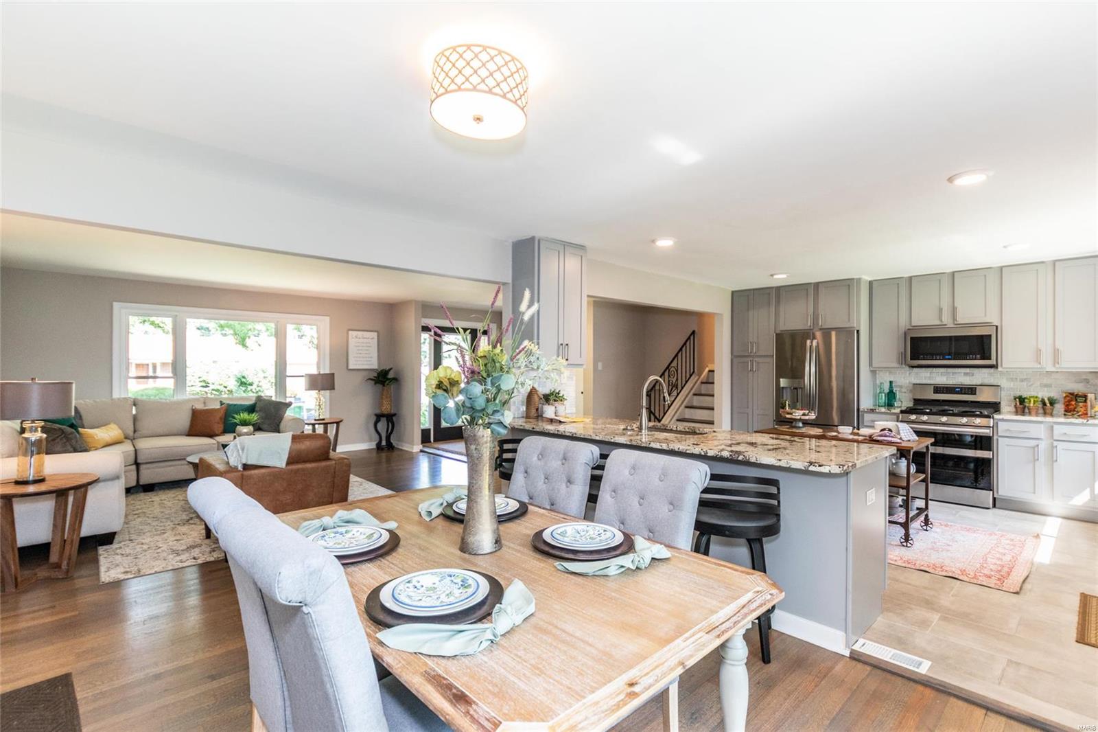 848 Charlesgate Drive St. Louis, MO 63132 - Photo 8 of 53