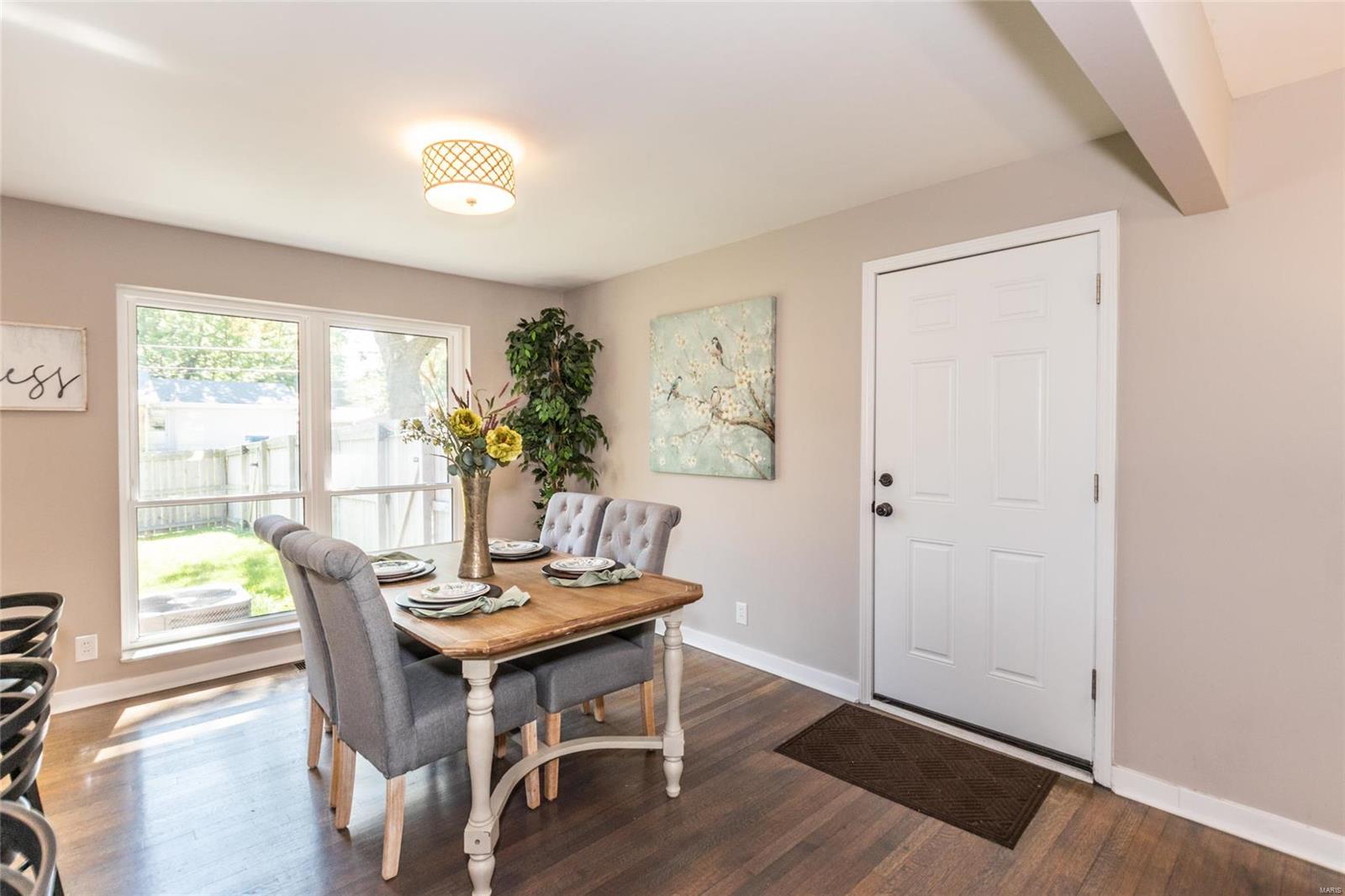 848 Charlesgate Drive St. Louis, MO 63132 - Photo 9 of 53