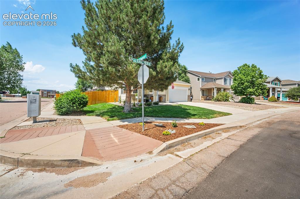 875 Rancher Drive Fountain, CO 80817 - Photo 4 of 36