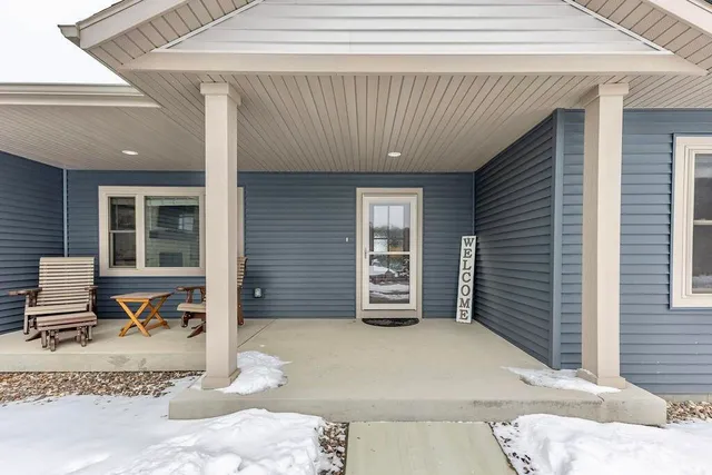 $730,000 | W7306 Sylvester Road, Holmen, WI 54636