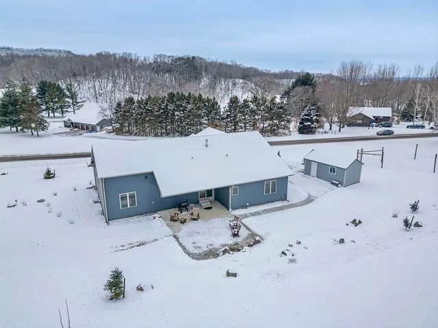 $730,000 | W7306 Sylvester Road, Holmen, WI 54636
