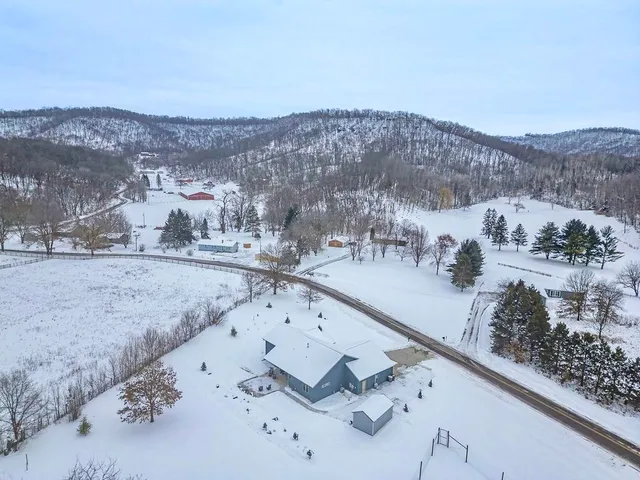 $730,000 | W7306 Sylvester Road, Holmen, WI 54636