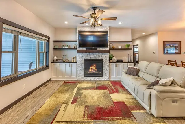 $730,000 | W7306 Sylvester Road, Holmen, WI 54636