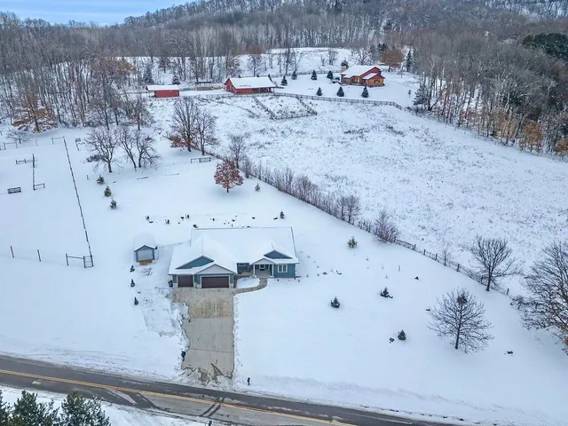 $730,000 | W7306 Sylvester Road, Holmen, WI 54636