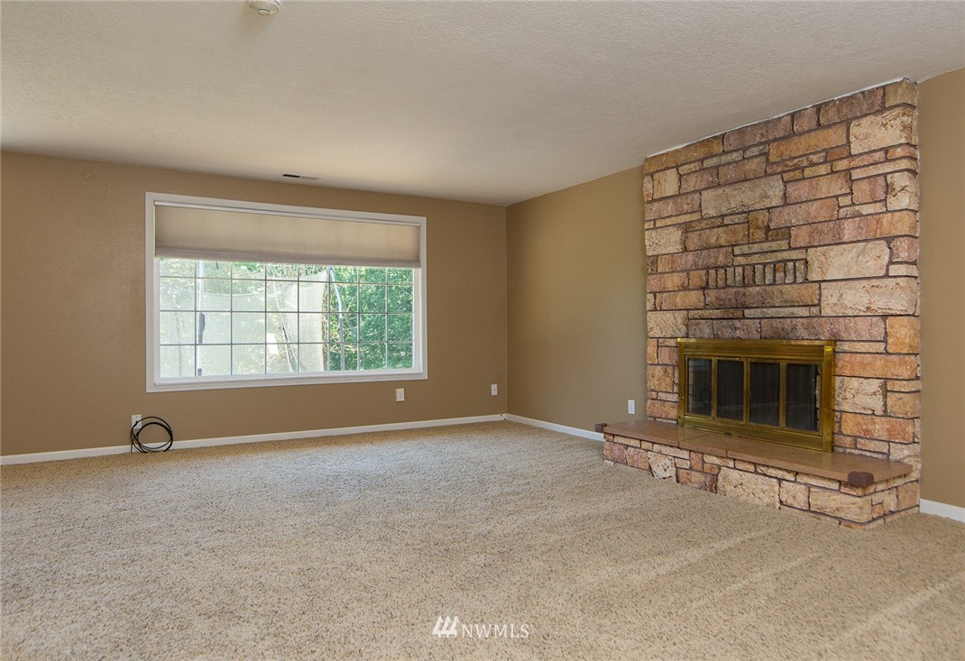 1251 Carroll Road Kelso, WA 98626 - Photo 2 of 24 Gallery Image 2