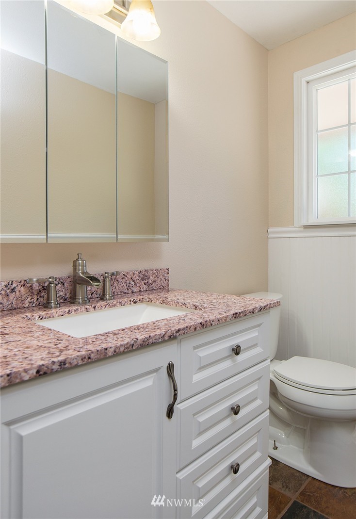 1251 Carroll Road Kelso, WA 98626 - Photo 11 of 24 Gallery Image 11