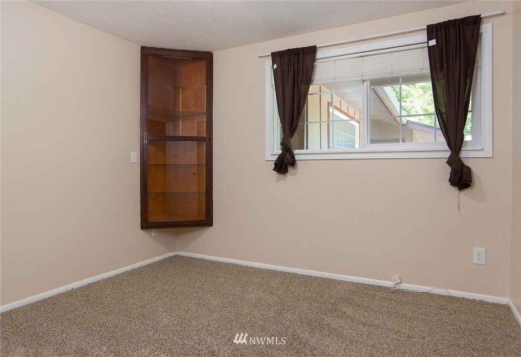 1251 Carroll Road Kelso, WA 98626 - Photo 13 of 24 Gallery Image 13