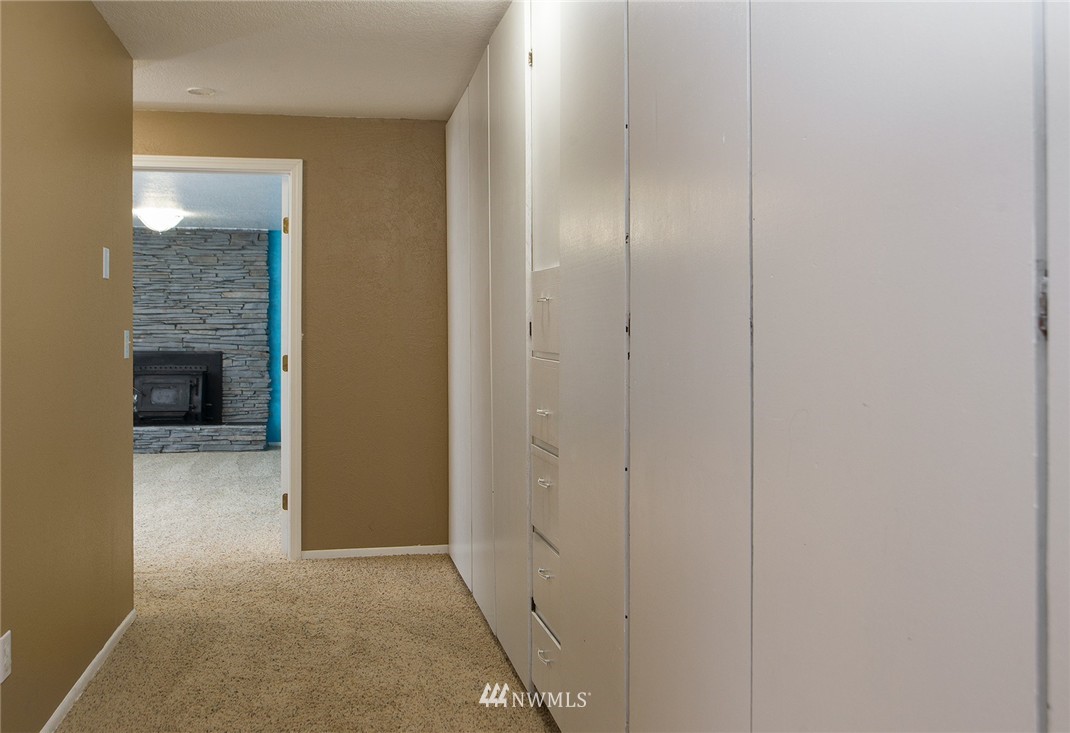 1251 Carroll Road Kelso, WA 98626 - Photo 15 of 24 Gallery Image 15