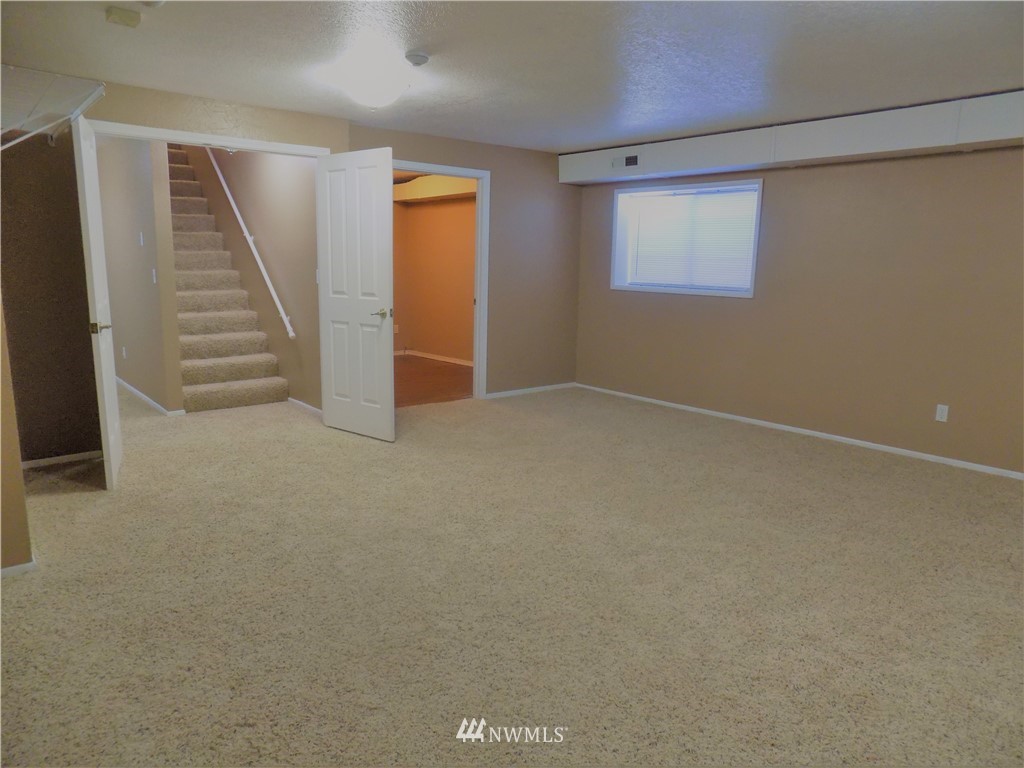 1251 Carroll Road Kelso, WA 98626 - Photo 16 of 24 Gallery Image 16