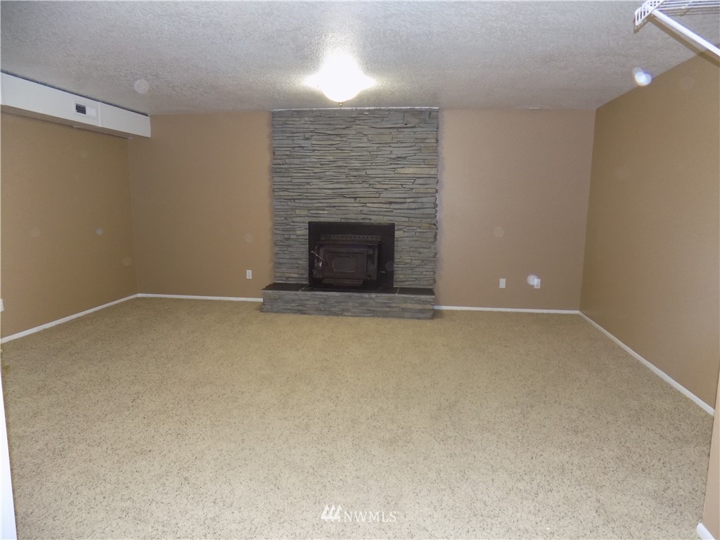 1251 Carroll Road Kelso, WA 98626 - Photo 17 of 24 Gallery Image 17