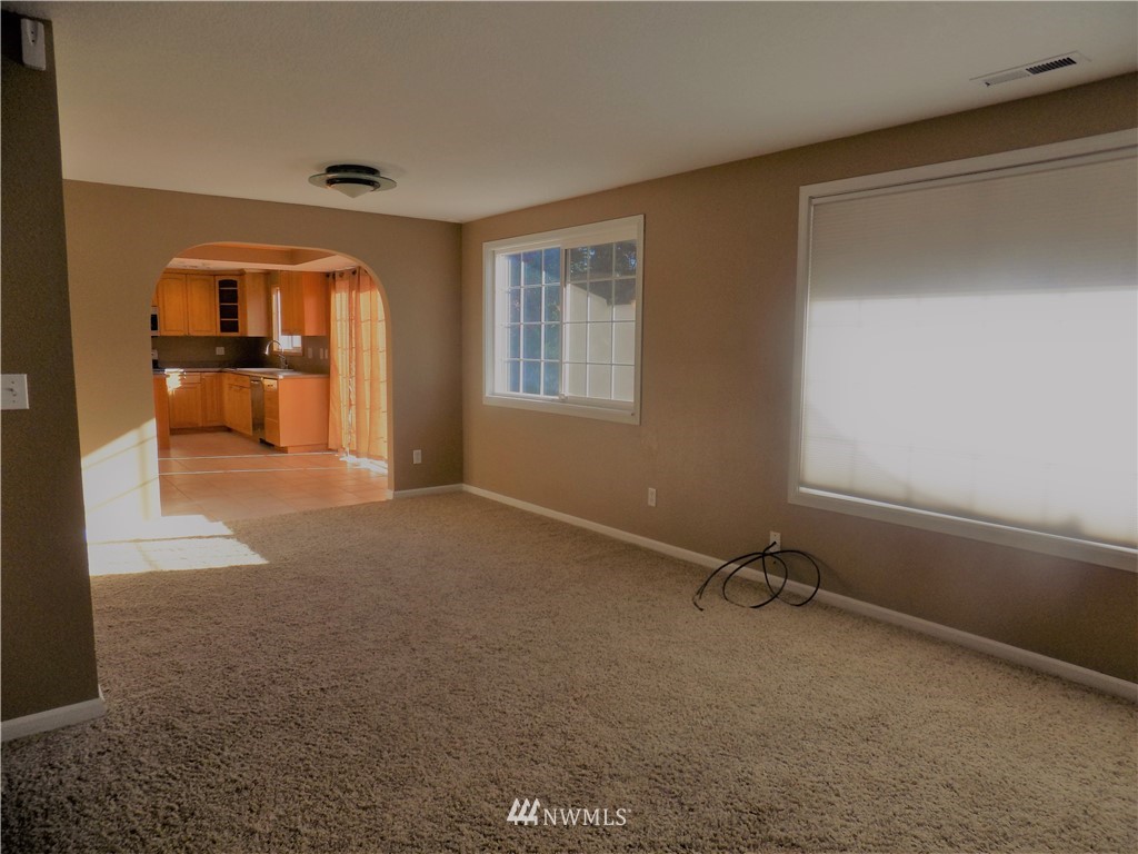 1251 Carroll Road Kelso, WA 98626 - Photo 4 of 24 Gallery Image 4