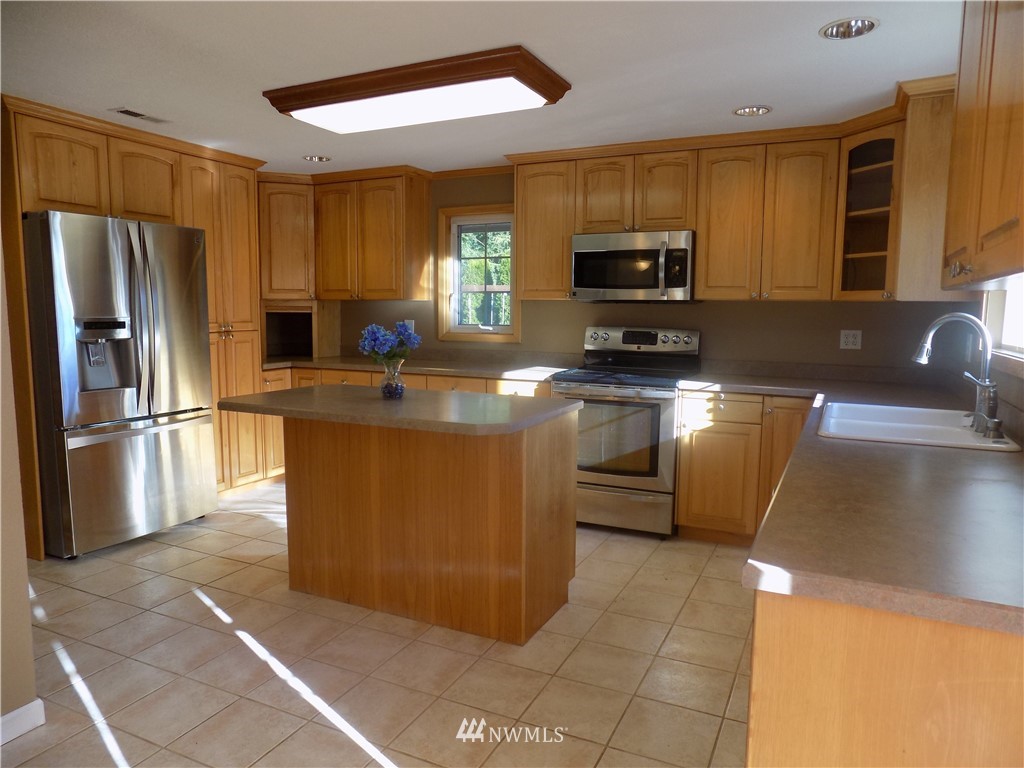 1251 Carroll Road Kelso, WA 98626 - Photo 5 of 24 Gallery Image 5