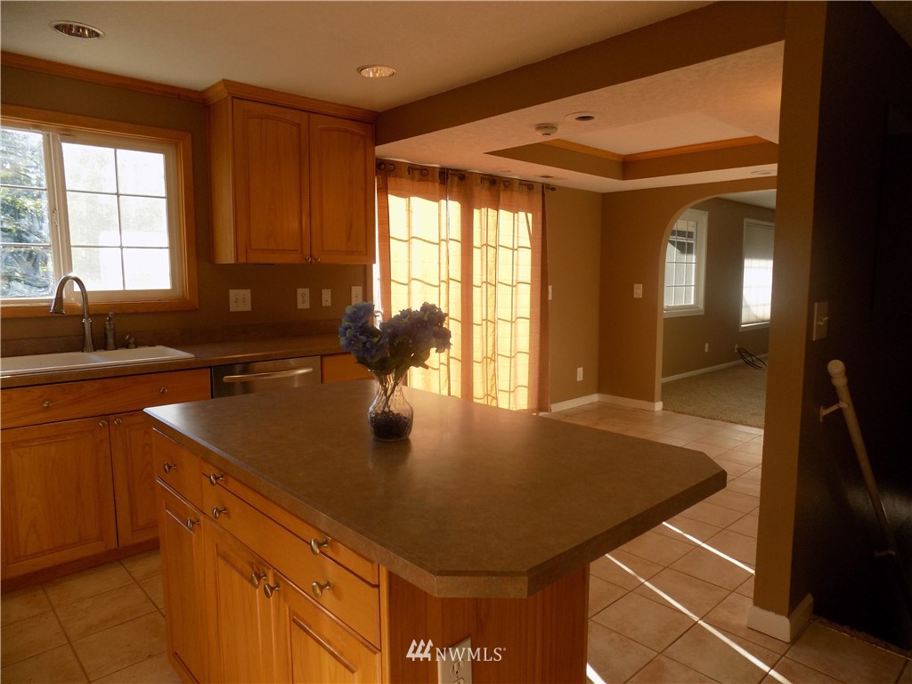 1251 Carroll Road Kelso, WA 98626 - Photo 6 of 24 Gallery Image 6