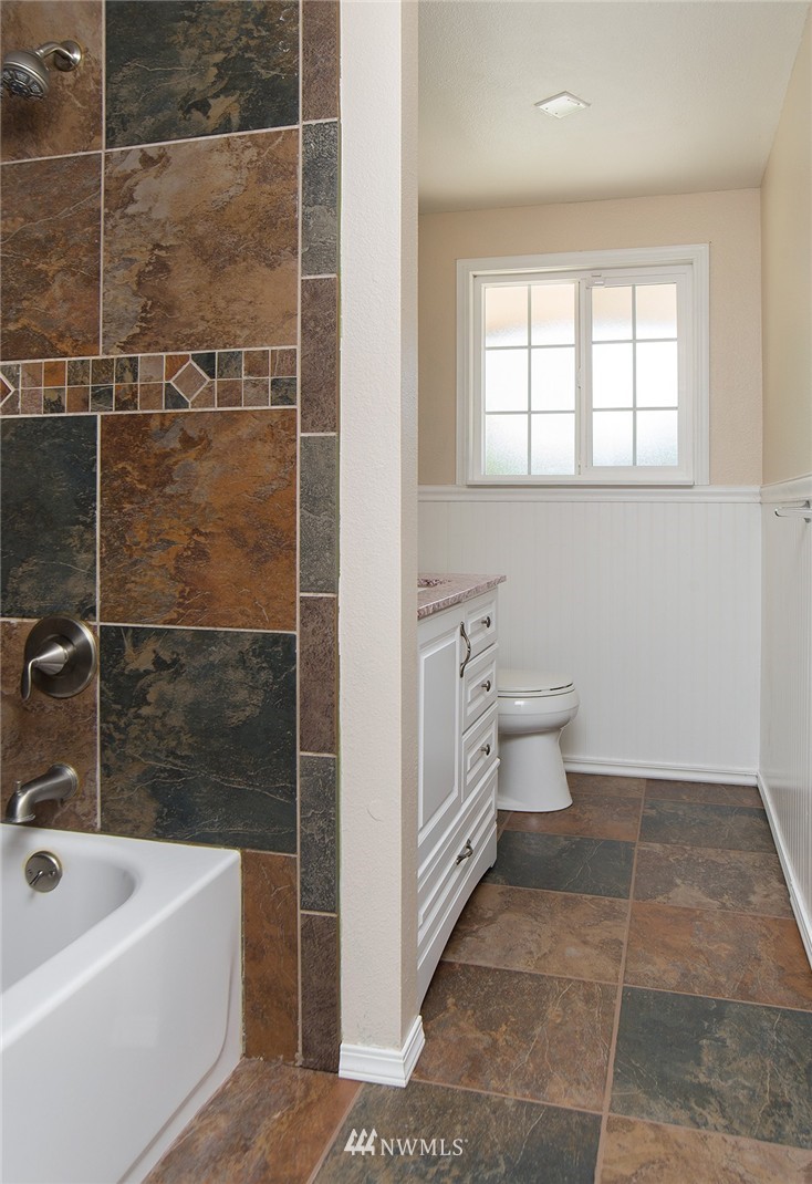 1251 Carroll Road Kelso, WA 98626 - Photo 10 of 24 Gallery Image 10