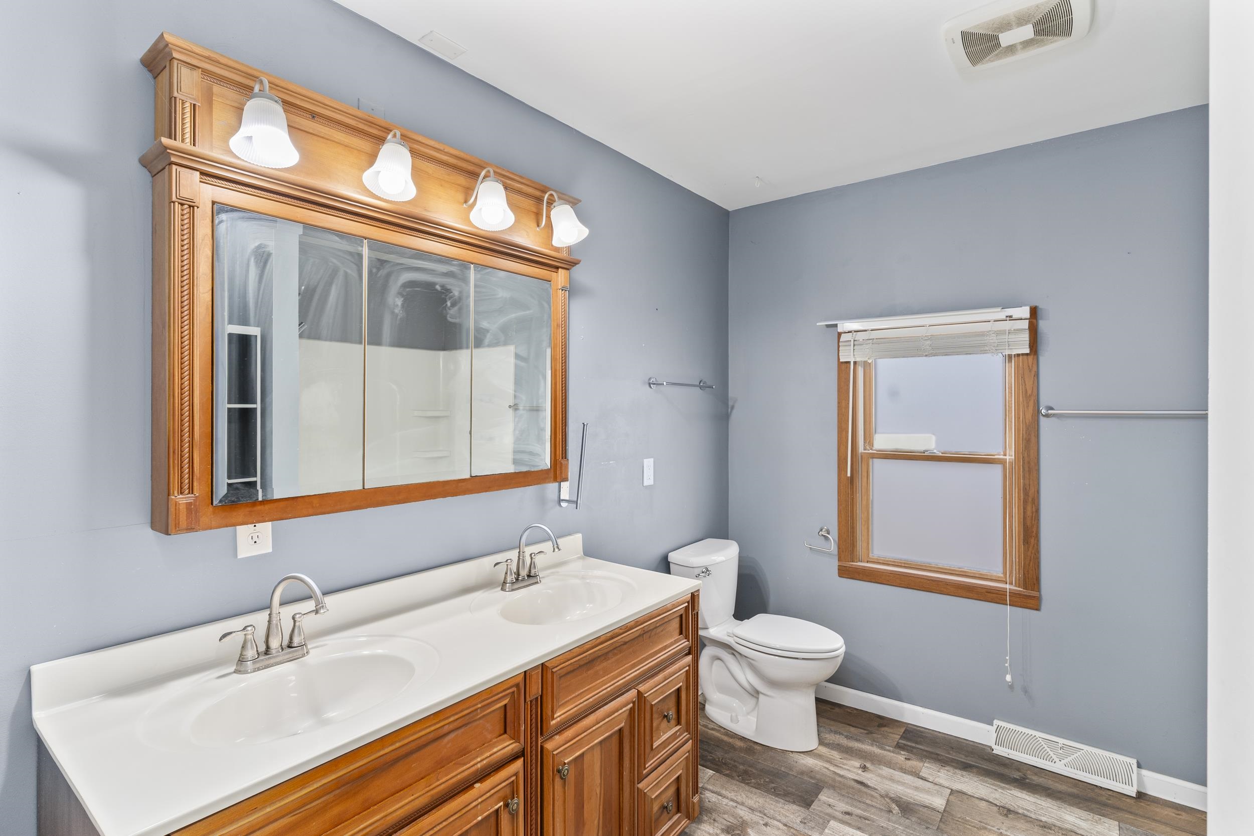 914 West Brewster Street Appleton, WI 54914 - Photo 12 of 29
