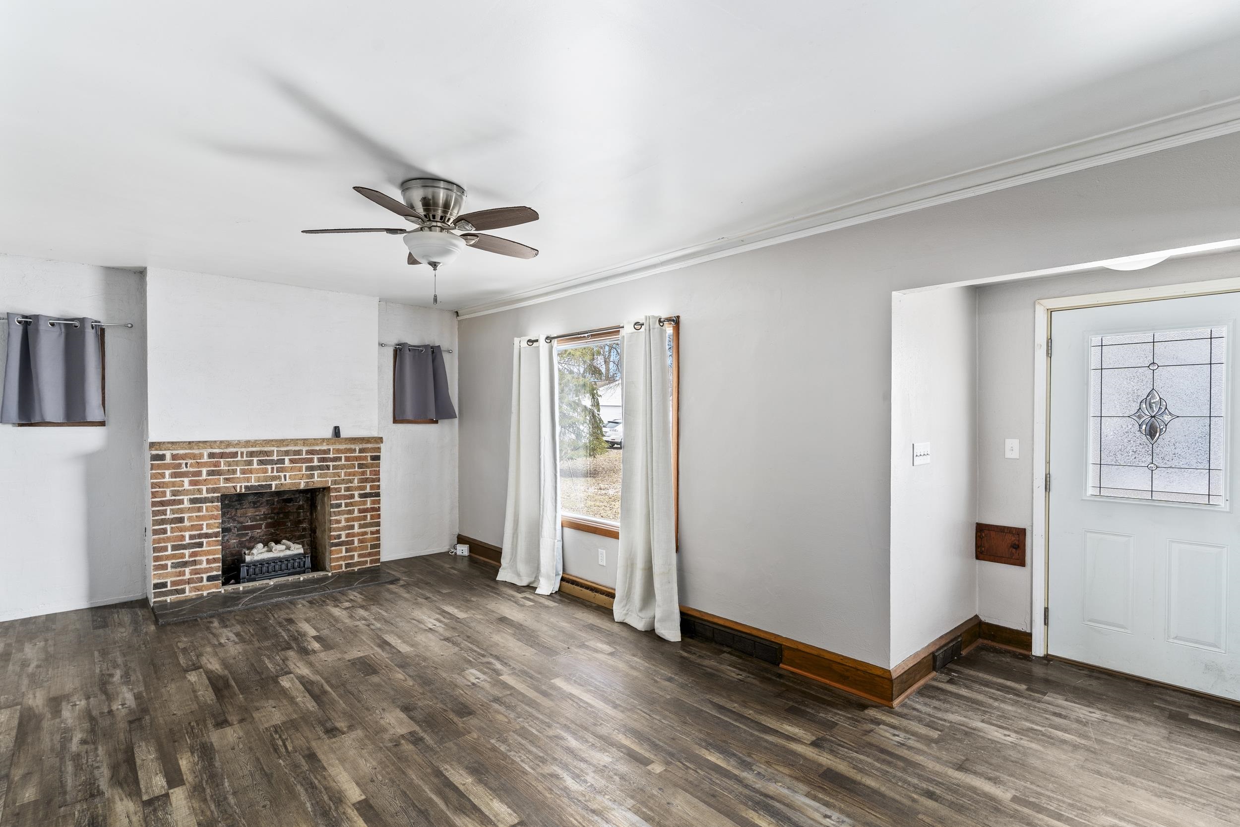 914 West Brewster Street Appleton, WI 54914 - Photo 3 of 29