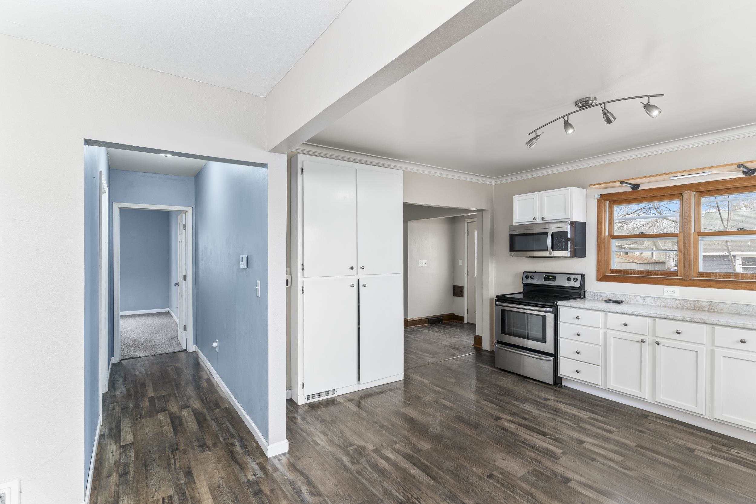 914 West Brewster Street Appleton, WI 54914 - Photo 6 of 29