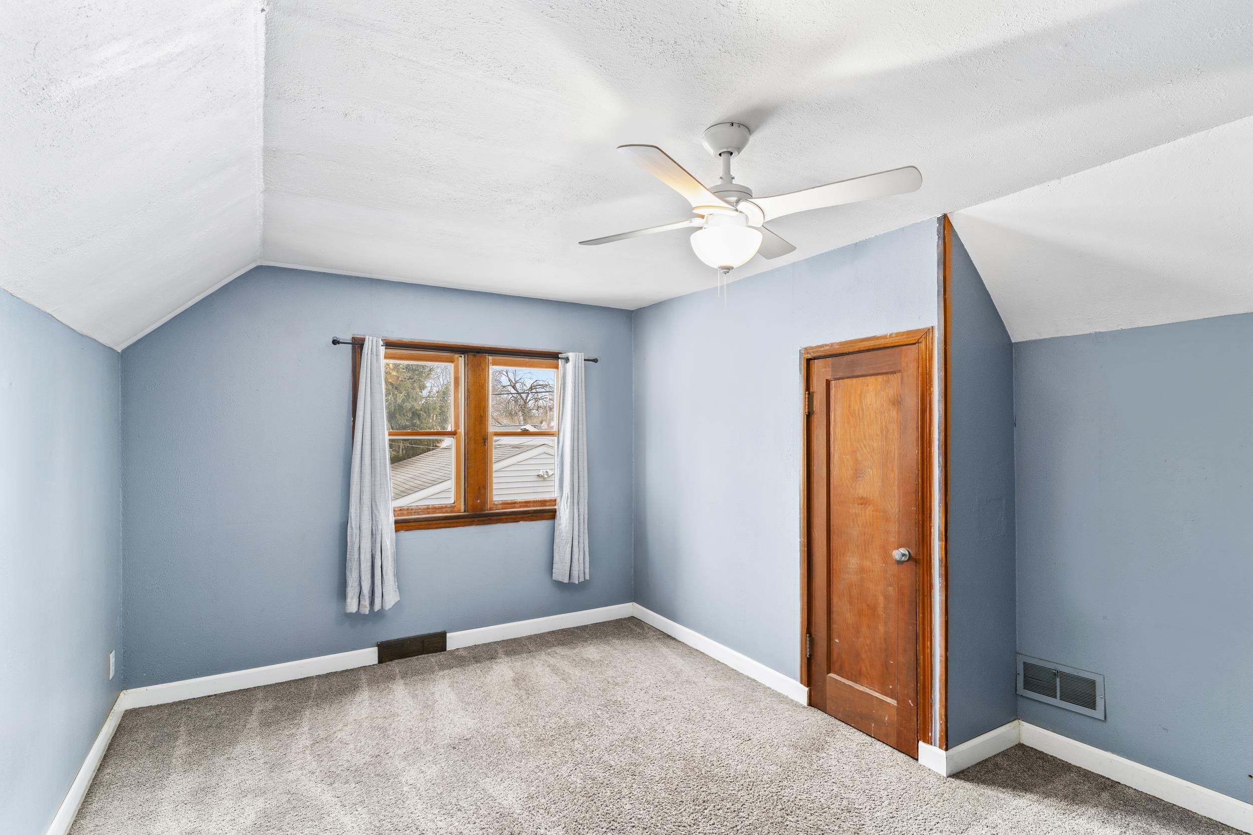 914 West Brewster Street Appleton, WI 54914 - Photo 9 of 29