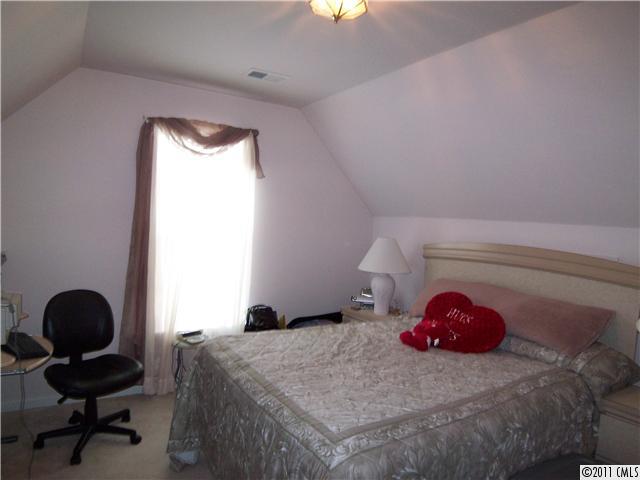 913 Clearbrook Road, Unit 25 Matthews, NC 28105 - Photo 12 of 14 Gallery Image 12