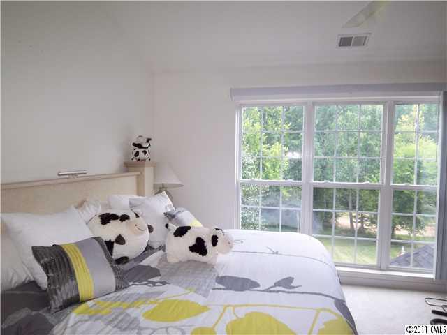 913 Clearbrook Road, Unit 25 Matthews, NC 28105 - Photo 7 of 14 Gallery Image 7