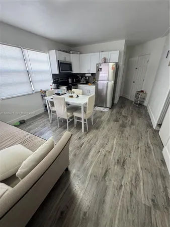 $2,000 | 10245 Southwest 37th Terrace, Unit B, Miami, FL 33165