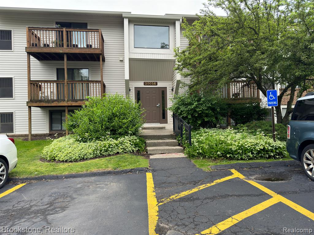 30056 West 12 Mile Road, Unit 77 Farmington Hills, MI 48334 - Photo 1 of 15