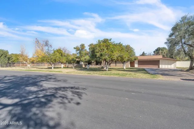 $995,000 | 13201 North 64th Drive, Glendale, AZ 85304