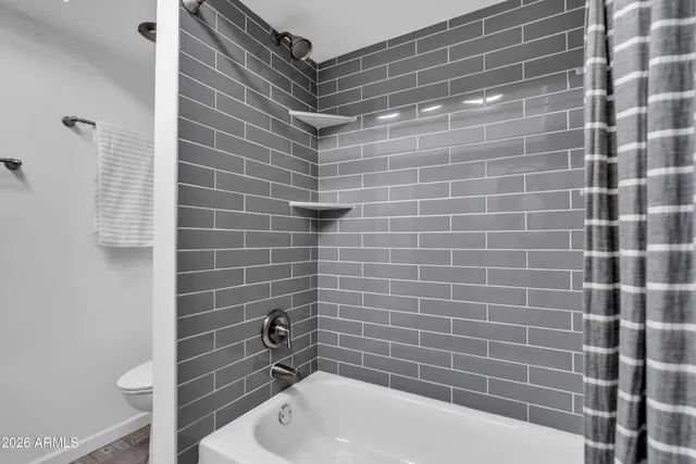 $995,000 | 13201 North 64th Drive, Glendale, AZ 85304