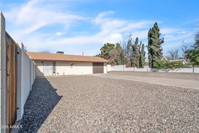 $995,000 | 13201 North 64th Drive, Glendale, AZ 85304