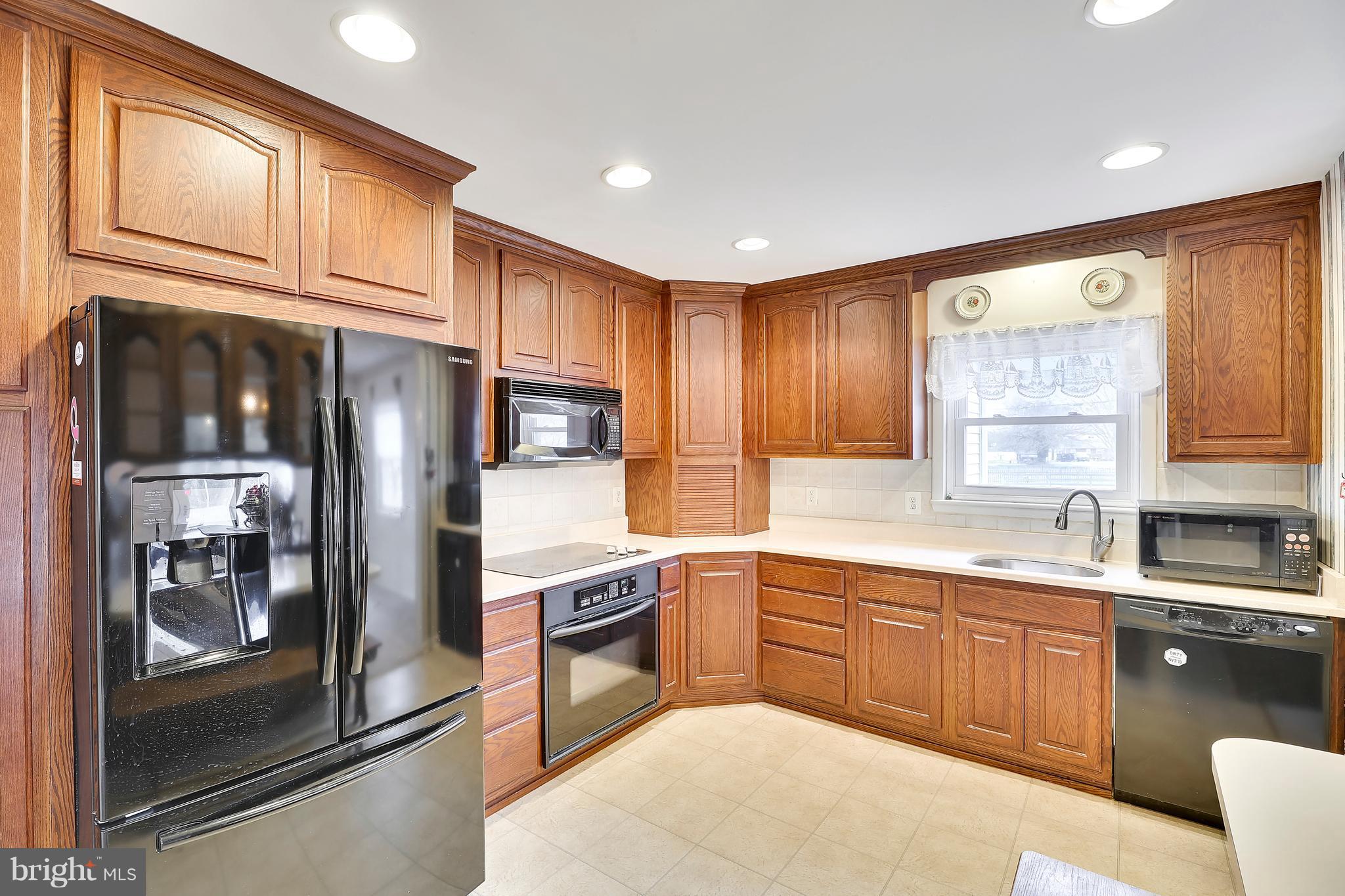 2126 Poplar Ridge Road Pasadena, MD 21122 - Photo 20 of 27 Kitchen